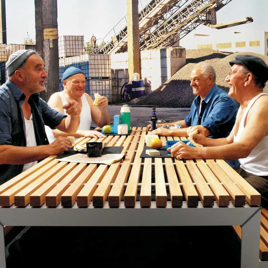 Extremis 13 Outdoor furniture by Extremis