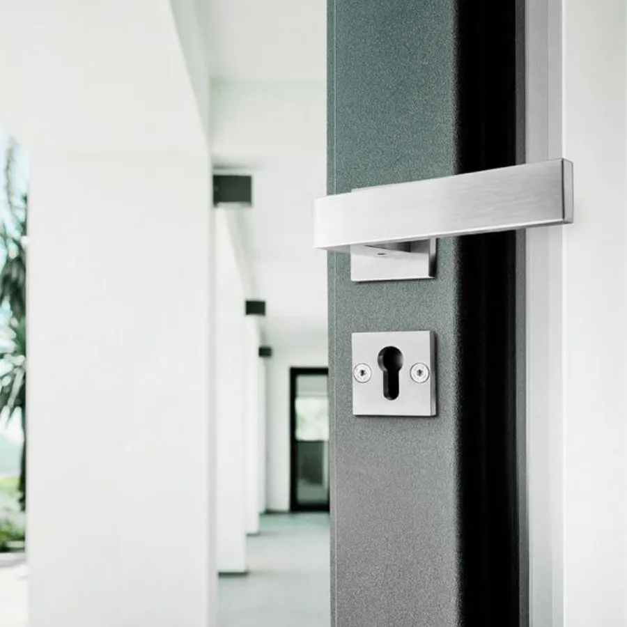 Formani Holland b.v. 14 Door Fittings by Formani