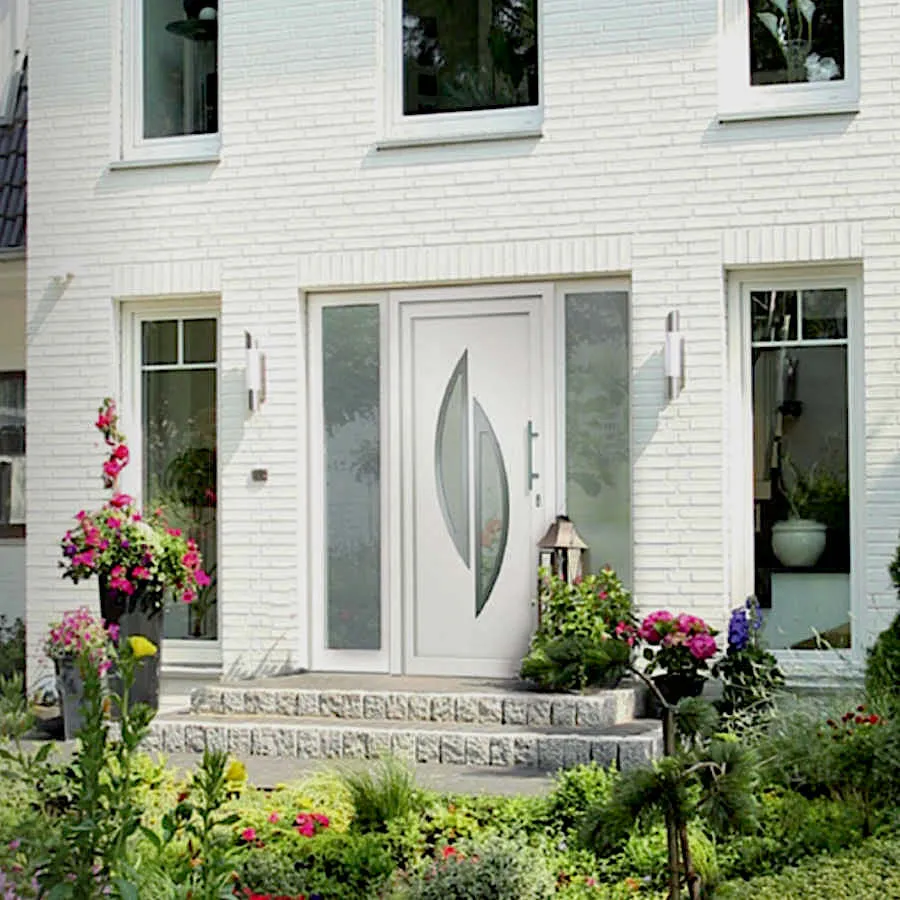 Entrance doors by Roro