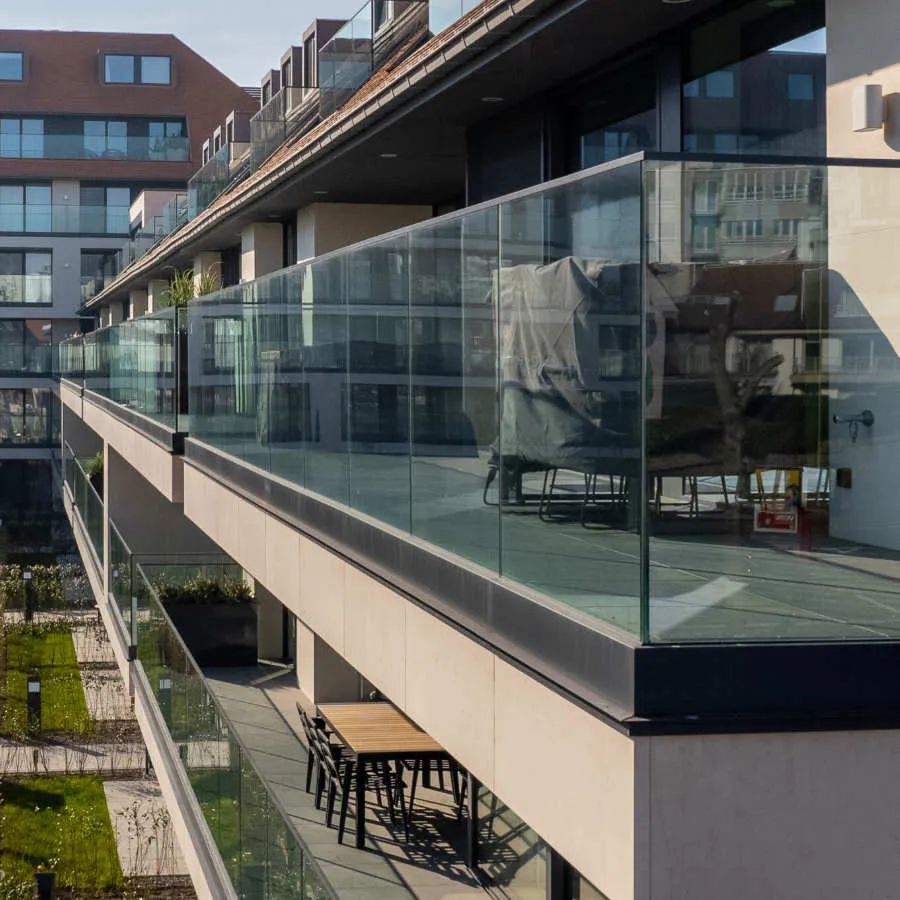 Uniq 14 Glass Balustrade by Uniq