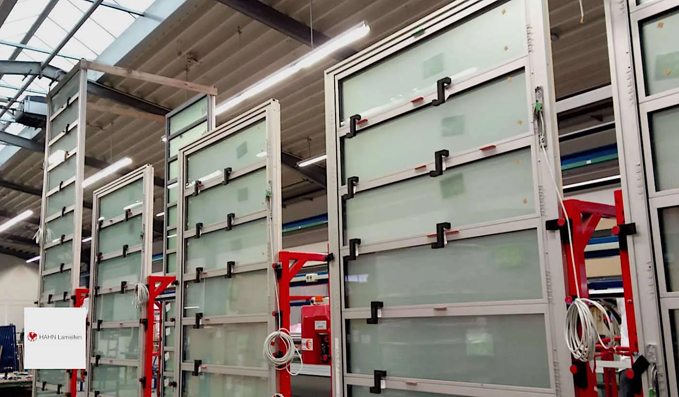 HAHN Lamellenfenster developes, produces and supplies Louvre Windows for building projects worldwide.